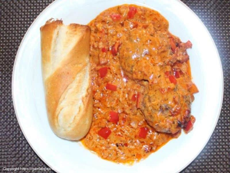 Hakkebøf med baconflødesovs